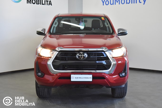 TOYOTA Hilux 2.8 D 4WD 4 porte Double Cab Lounge